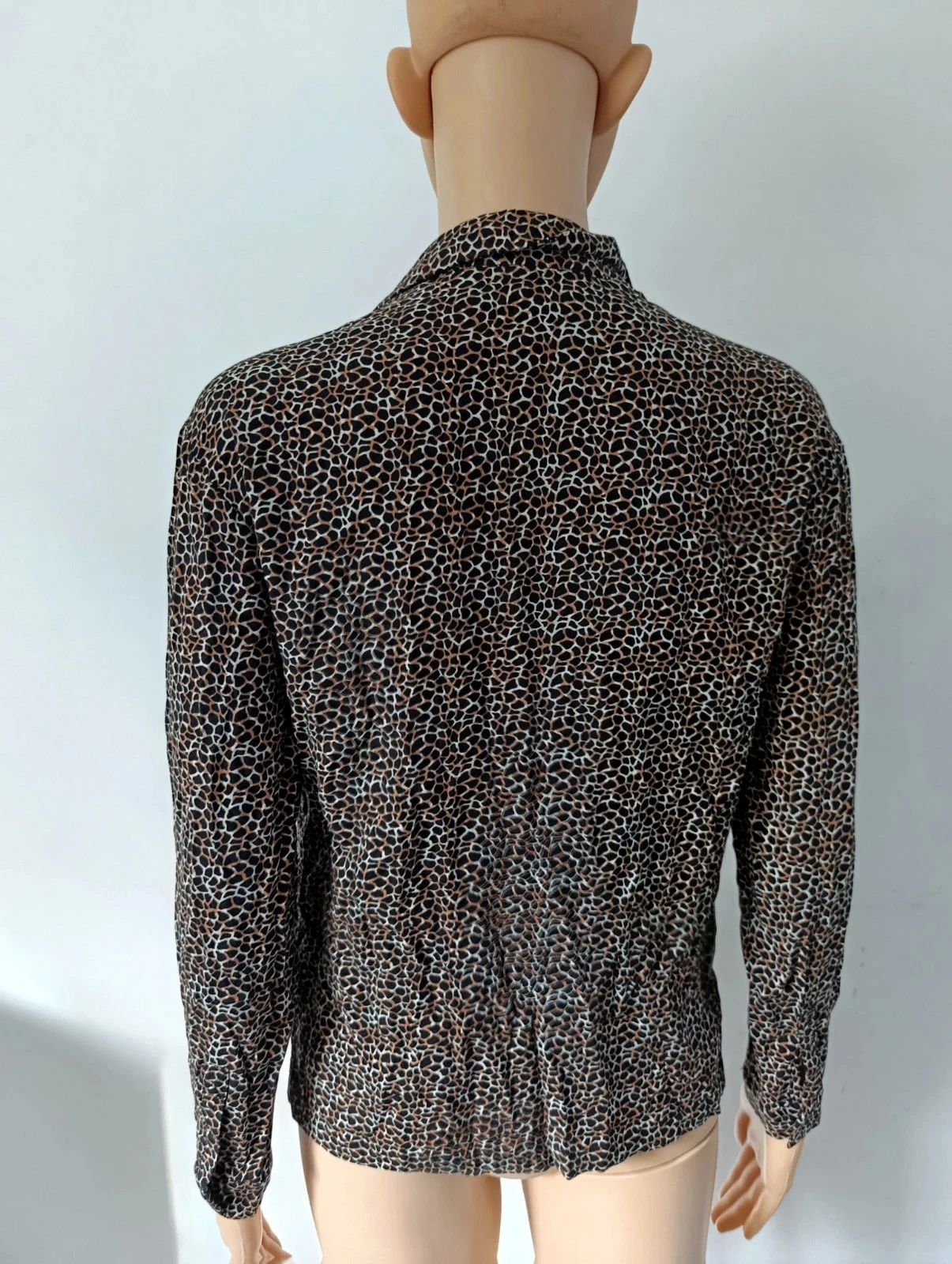 Blusa Pull&Bear XS con estampado animal 100% viscosa mangas largas – photo 7